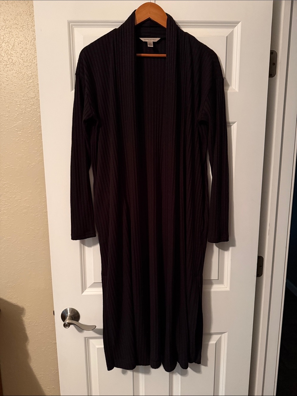 Banana Republic Long Ribbed Open-Front Cardigan in Black